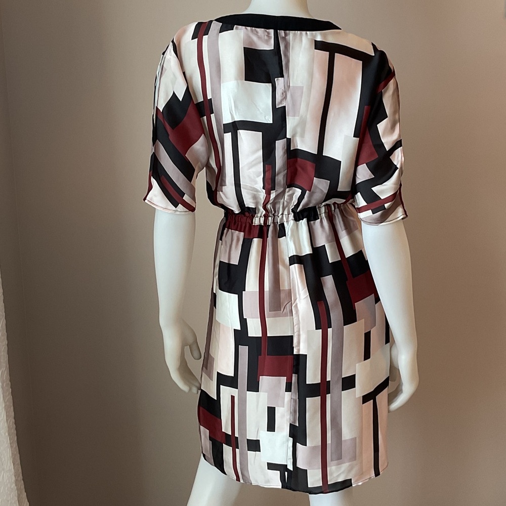 Ellen Tracy Abstract Satin Dress - Picture 3 of 12